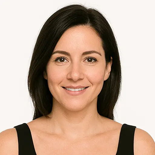 Portrait of Sophia Davis, client reviewer for YourChinaPartner